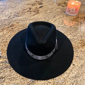Black cowboy cowgirl hat with Snake Print Band